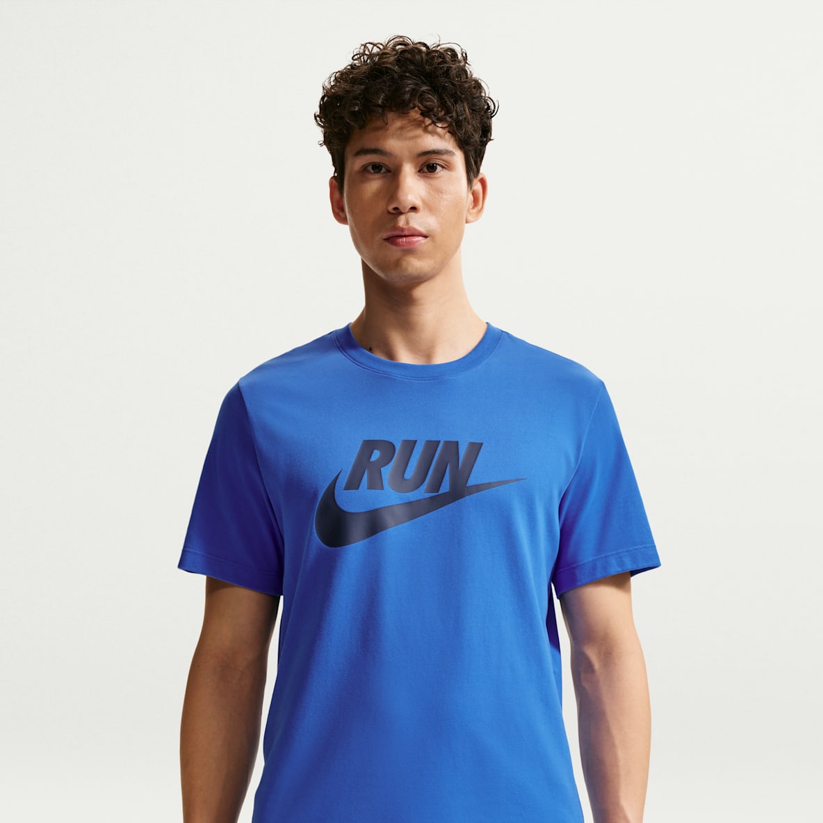 NIKE公式】 ブルー トップス【ナイキ公式通販】